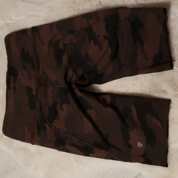 Lululemon Fast And Free High Rise Shorts -10 Inch - Picture 3 of 4